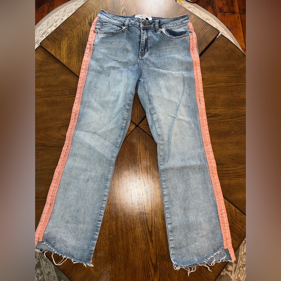 Cropped Flare Jeans with Pink Detailing - Picture 2 of 4